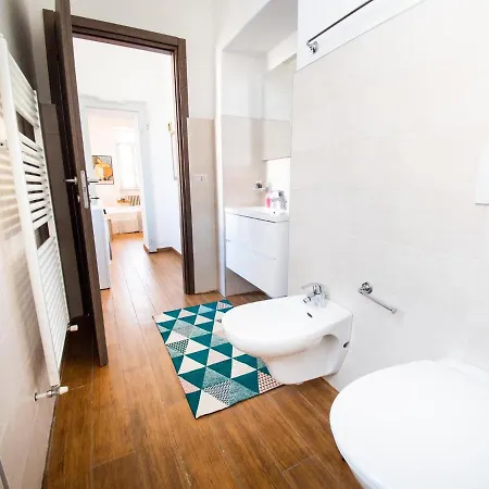 Silvia-by Sitter 科莫