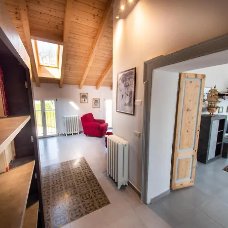 Silvia-by Sitter 科莫