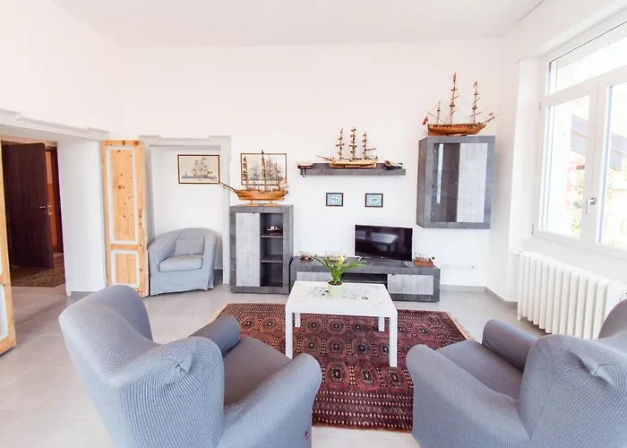 Silvia-by Sitter קומו