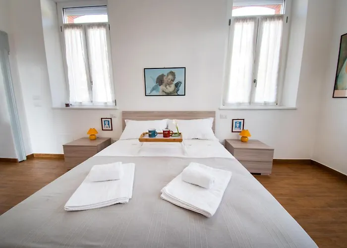 Silvia-by Sitter Lejlighed *