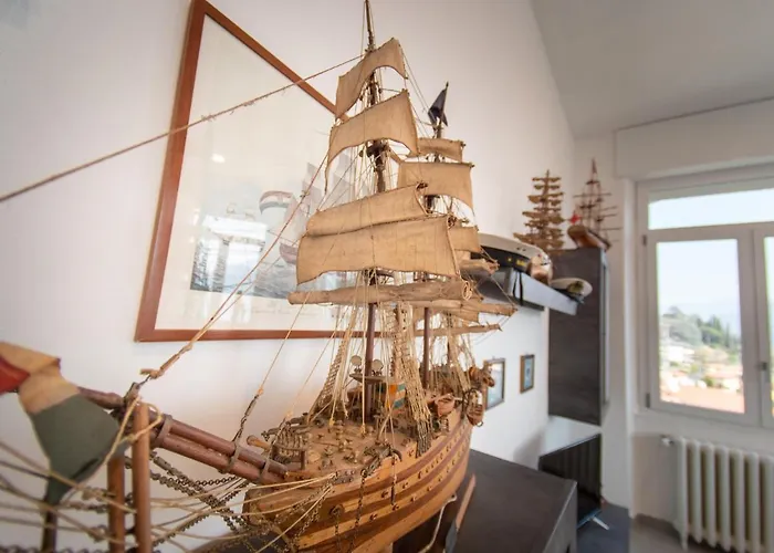 Silvia-by Sitter * קומו