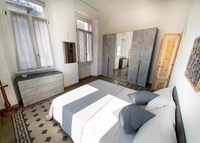 Silvia-by Sitter קומו