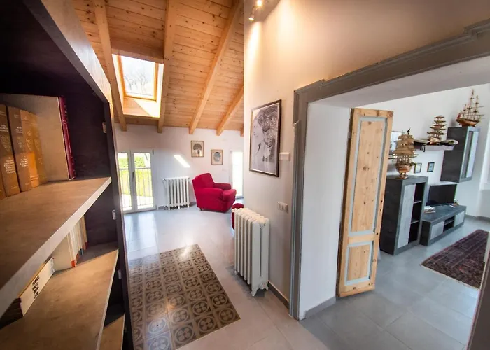 Silvia-by Sitter קומו