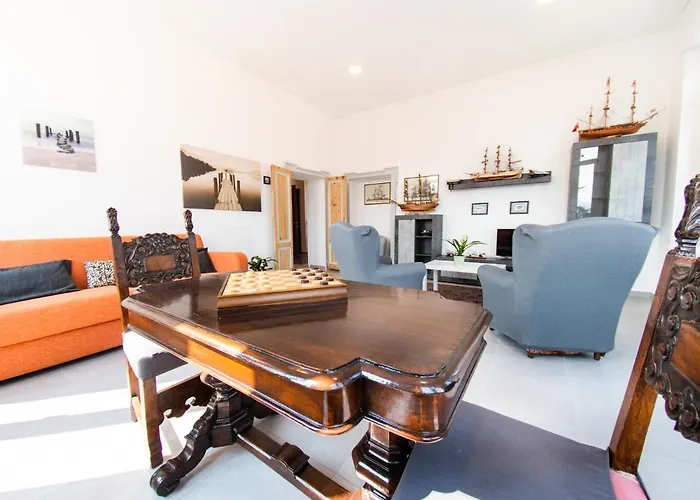 Silvia-by Sitter Lejlighed