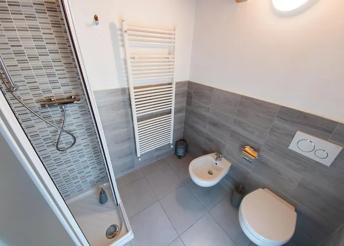 Silvia-by Sitter Lejlighed