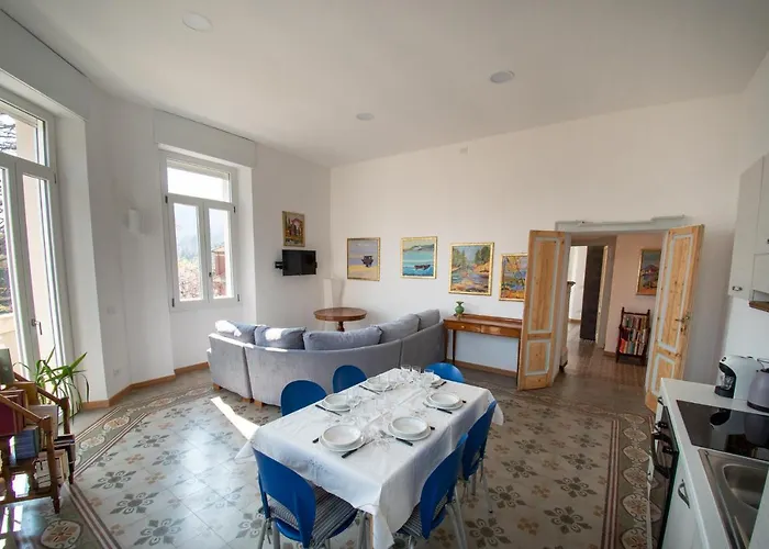 Silvia-by Sitter Como