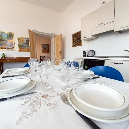 Silvia-by Sitter Apartamento *