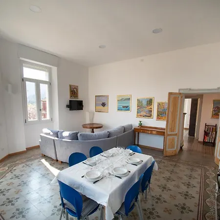 Silvia-by Sitter Como